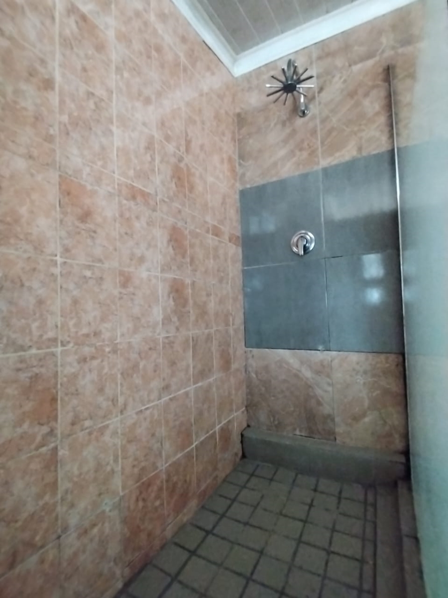 3 Bedroom Property for Sale in Silvertown Western Cape